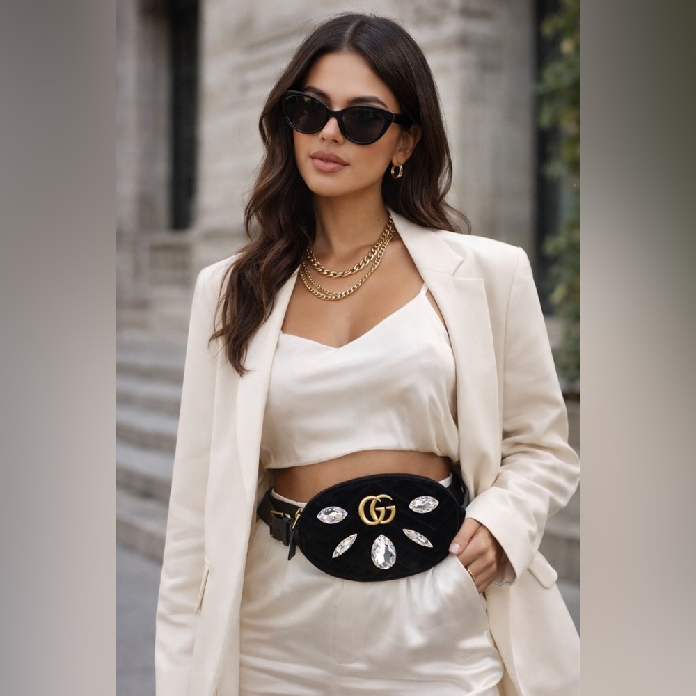 Gucci Marmont Chevron Quilted Velvet Crystal Belt Chest Bag in Black 476434 - Picture 4 of 17